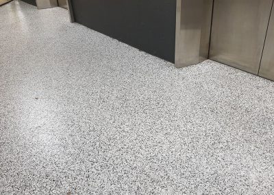 Tuxedo flake lift foyer